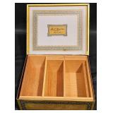 Vintage Robt. Burns Deluxe Wooden Cigar Box