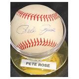 Pete Rose Signed Baseball w Display Case