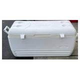 Igloo Cooler w Handles & Hinged Lid