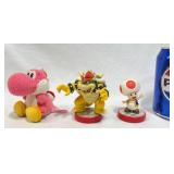 2 Nintendo Amiibo Figurines w Pink Yarn Yoshi