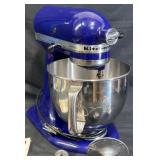 KitchenAid Stand Mixer w Attachments & Manual