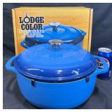 New in Box Lodge 6-Quart Dutch Oven