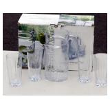 Very Nice Glass Pitcher w 4 Glasses in box