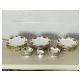 43 pcs Royal Albert china Old Country Roses
