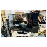 LG 55' tv w/ remote