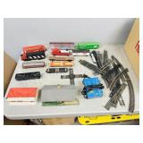 HO scale model train set w/ transformer + more