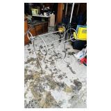 metal quilt rack - approx 26' w x 33' h