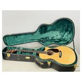 C.F Martin & Co.6 string w/ pick up & Martin case