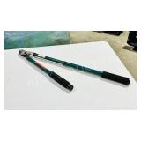 pair of extendable loppers - 18' to 31'