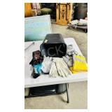 6 pairs of work gloves - good condition