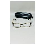 Vague eye glasses in case