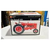 THe Farmall 400 International Harvester tractor-9'