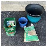 2 Planters, Scott