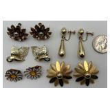 5 Vintage Pairs Of Gold Toned Ear Clips/Screws 5 Vintage Pairs Of Gold Toned Ear Clips/Screws