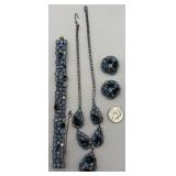 Stunning Silver Toned Necklace, Bracelet,& Pin Set Stunning Silver Toned Necklace, Bracelet,& Pin Set