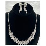 Beautiful Rhinestone Necklace & Earring Set