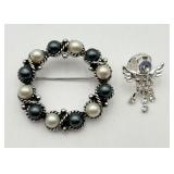 ï¿½Avonï¿½ Angel & Faux Pearl Circle Pins