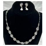 Pretty Rhinestone Necklace & Earring Set