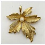 Golden Leaf Pin w/ Cultured Pearl