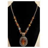 ï¿½SAQï¿½ Necklace w/ Genuine Amber Beads