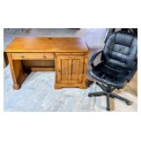 *Nice Golden Oak Computer Desk w/ Office Chair