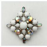 Elegant Vintage White Pin/Brooch