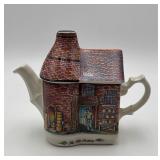 Vintage Sadler 'The Old Pottery' Teapot