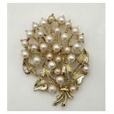 Spray of Pearls Fashion Pin