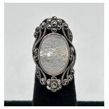 Beautiful Sterling & Mother of Pearl Cameo Ring