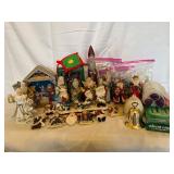 Lot of 28 Christmas Decor