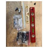 2 Allen wrench's, 2 Levels, Ruler, Clip Lite