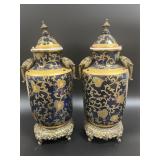 2-Vintage Chinese export Porcelain Lidded Vases