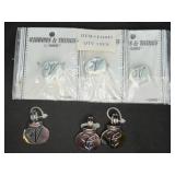 4 ï¿½Vï¿½ & 2 ï¿½Cï¿½ Charms Silver-Toned
