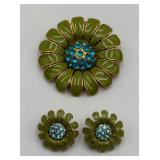 Fun Mossy Green Flower Pin & Ear Clips