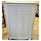 Vintage PEARL-WICK Hamper Basket