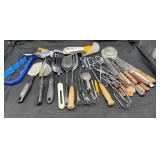 Lot of Miscellaneous Kitchen Utensils