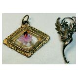 2 Pendants