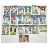 19 Major League Baseball Trading Cards