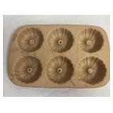 Pampered Chef Stoneware Mini Bundt Pan