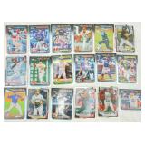 18 Major League Baseball Trading Cards