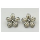 Pretty ï¿½Trifariï¿½ Ear Clips