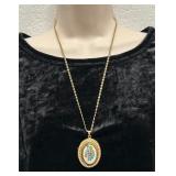 Beautiful 'Avon' Floral Design Locket Necklace