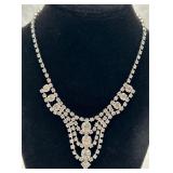 Elegant VTG Rhinestone Necklace
