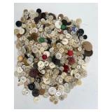 1.02 lbs of Vintage Buttons