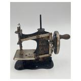 Antique Mï¿½ller No. 14 Toy Sewing Machine