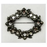 Vintage Oval Wreath Pin