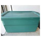 Large Rubbermaid Storage Bin With Lid