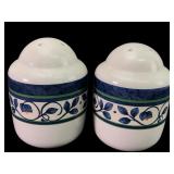 Vtg Pfaltzgraff Orleans Salt & Pepper Shakers