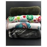 4 Decorative Fleece Blankets