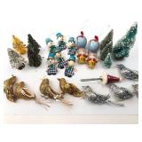 Small Christmas Decor Figures & Trees